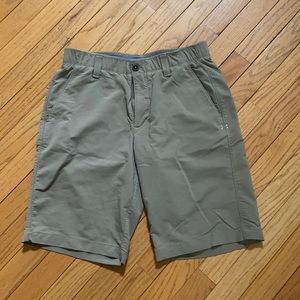 UA men’s khaki dress shorts